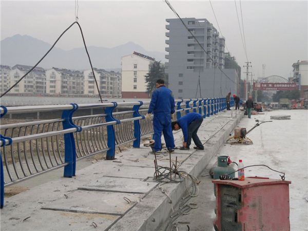 迪庆不锈钢复合管护栏常见问题及解决方案